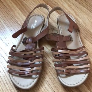 Naturalizer N5 Comfort multi belt with  adjustable strap on back Sandals.